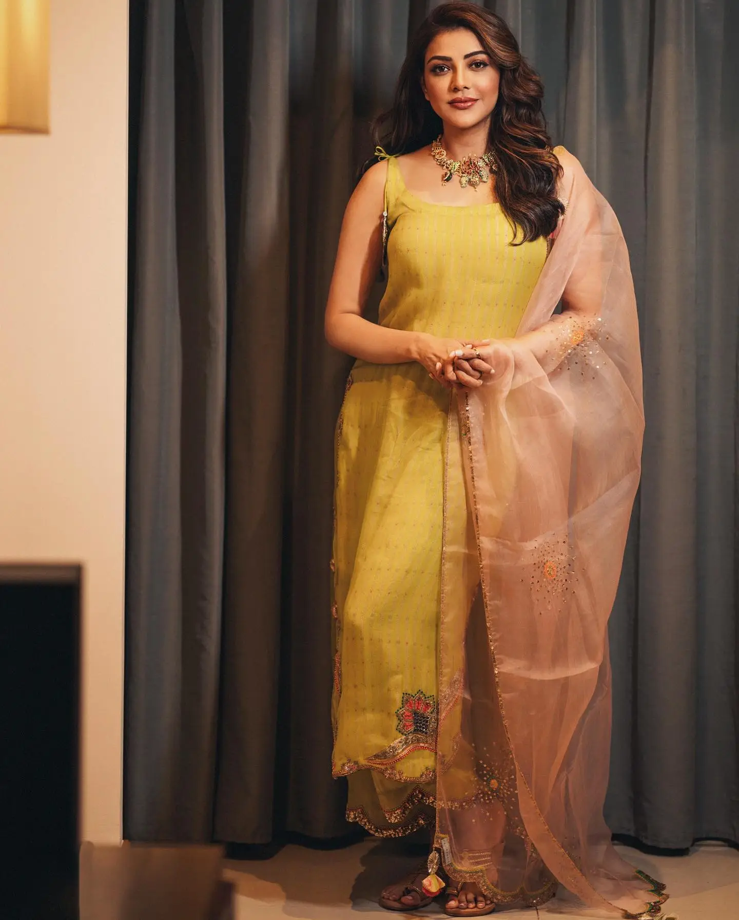 Kajal Aggarwal Mesmerizing Looks In Beautiful Green Gown